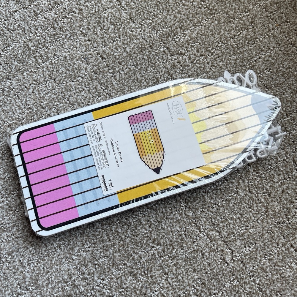 ⭐️3/$25⭐️ NWT Classroom Pencil Teacher Letterboard